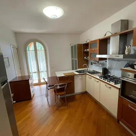 Διαμέρισμα Biancolilla House *